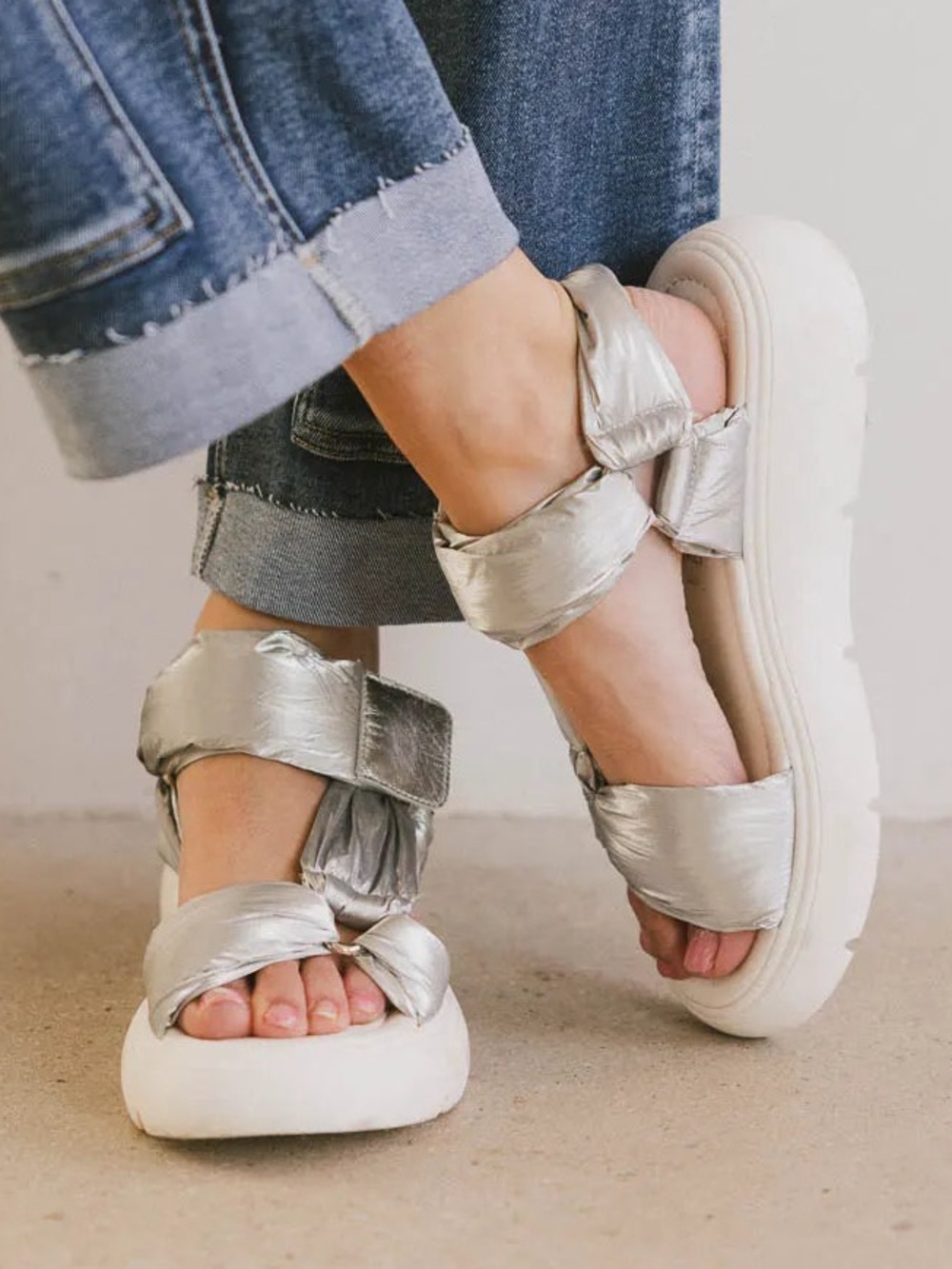 NEW Seychelles Light Up Metallic Puffy Platform Sandals Silver Size 7.5